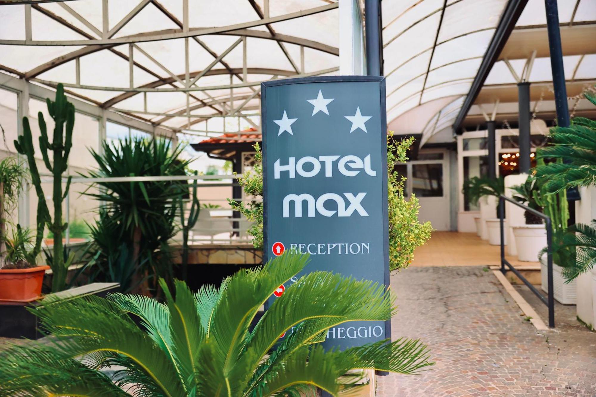 Hotel Max Aversa Exteriér fotografie
